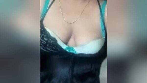 Aunty Ji Aaj Puri Garam Ho Gye Or Chuut Me Khira Le Rhi Hai - desi-porntube.com - India on gratiscinema.com