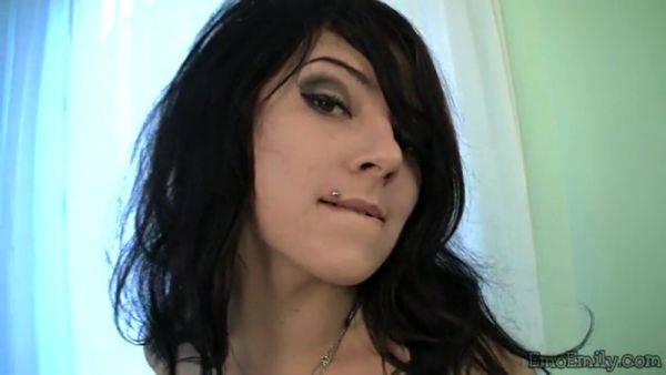 Sexy emo teen goes solo masturbating - txxx.com on gratiscinema.com