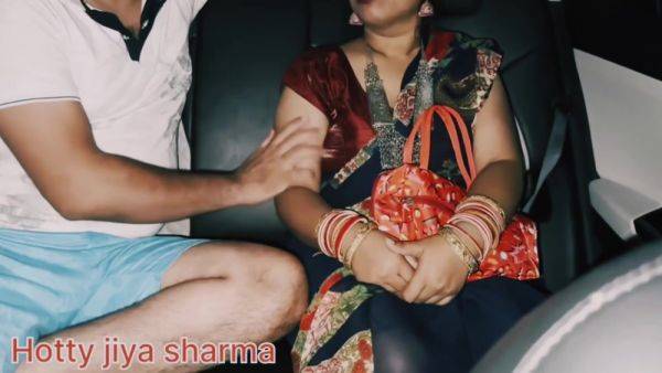 Desi Bhabhi Fucked Publicly In The Car With Indian Roleplay - desi-porntube.com - India on gratiscinema.com