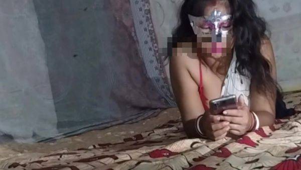 Hot Village Bangali Bhabhi Boyfriend Ko Call Karke Bulaya - desi-porntube.com - India on gratiscinema.com