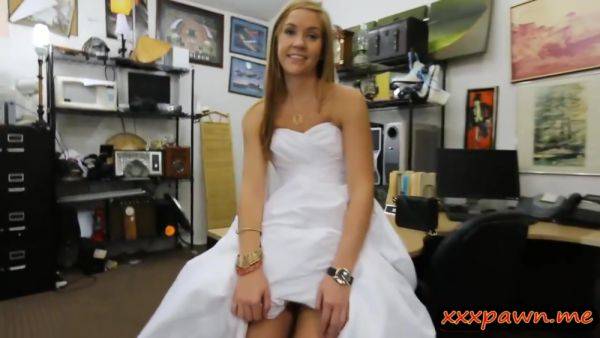 Bitch Pawns Her Wedding Dress And Screwed At The Pawnsh - videomanysex.com on gratiscinema.com