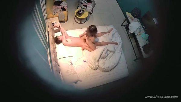 Hackers use the camera to remote monitoring of a lover's home life.597 - hotmovs.com - China on gratiscinema.com