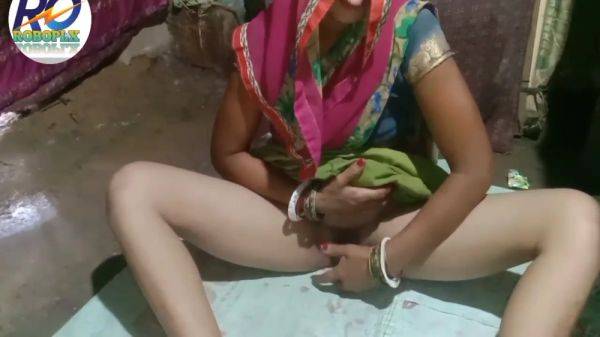 Desi Village Sex Maal Unbuttoned Her Blouse And Took Out Milk From Her Nipples And Put Her Finger In Her Pussy - hclips.com - India on gratiscinema.com