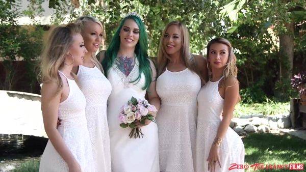 Bitches attend wedding party where they fuck like sluts in group scenes - xbabe.com on gratiscinema.com