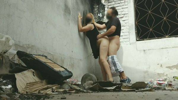 Sex In Abandoned House Showing Pussy In The Supermarket And On The Street To Onlookers - hclips.com on gratiscinema.com