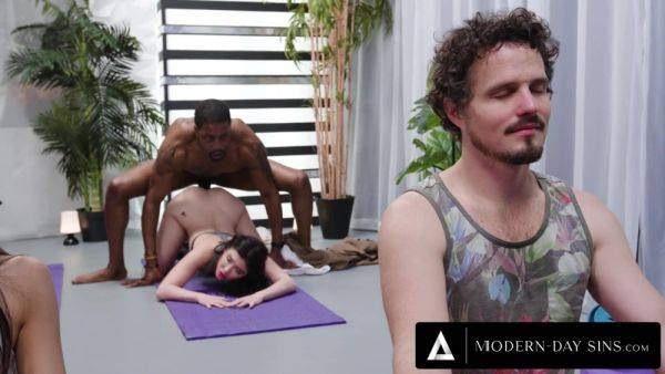 She Cheated On Her BF With Yoga Trainer - Isiah maxwell - xhand.com on gratiscinema.com