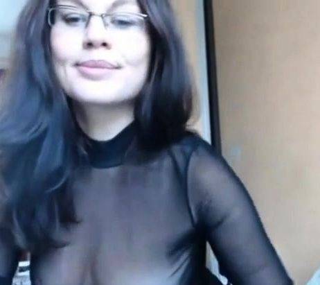 Naughty Secretary gets naked for you - drtuber.com on gratiscinema.com