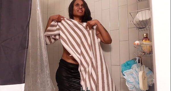 Naked Indian maid cleans the toilet and shower - Horny Desi Maid Big Ass Without Panties - txxx.com - India on gratiscinema.com