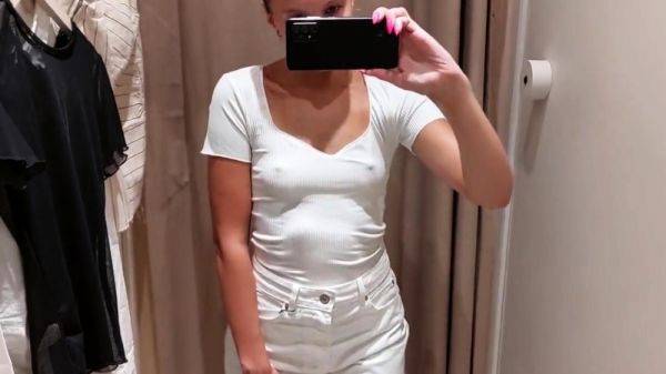 Sexy cutie takes a video of herself in the fitting room of t - drtuber.com on gratiscinema.com