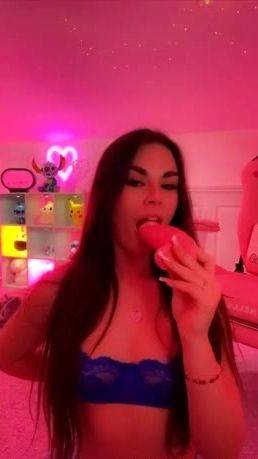 Lauren Alexis - Pink Dildo Blowjob - drtuber.com on gratiscinema.com