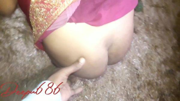 Bhabhi Ne Bhuse Wale Ghar Me Chudwaya, Bhabhi Sex In Wheetstraw Room - desi-porntube.com - India on gratiscinema.com