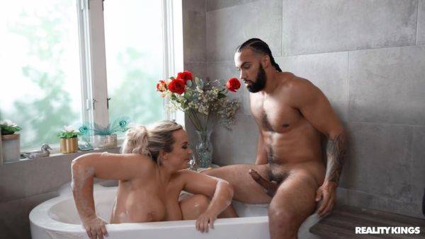 Appetizing Milf Hot Interracial Sex In Bathroom - upornia.com on gratiscinema.com