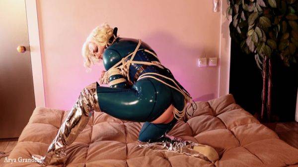 Bondage Escape Gag Milf In Latex Free Porn Video - hclips.com - Germany on gratiscinema.com