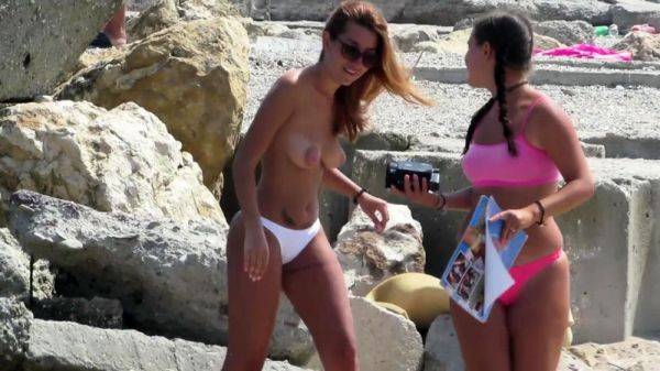 Sexy Topless Amateur Teens - Voyeur Beach Photo Session - drtuber.com on gratiscinema.com