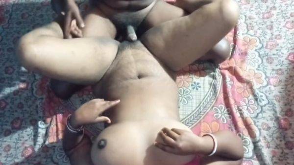 Desi Aunty First Time Fucking - hclips.com - India on gratiscinema.com