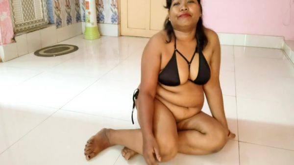 Indian Housewife Sexy Show 30 - hclips.com - India on gratiscinema.com