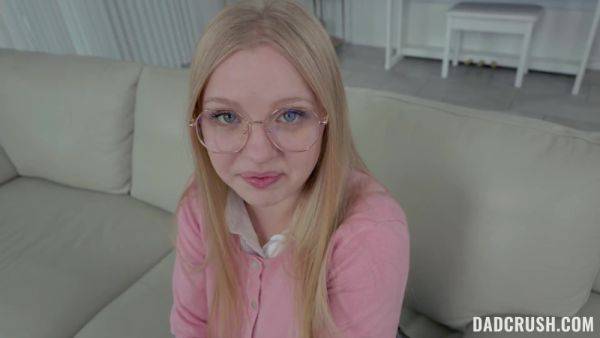 Nerdy girl learns everything about sex with friend's step daddy - anysex.com on gratiscinema.com