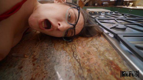 Nerdy brunette Everly Haze gets fucked in the kitchen - xhand.com on gratiscinema.com