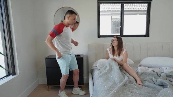 Nerdy sis feels curious and quite intriguied by her stepson's proposals - xbabe.com on gratiscinema.com