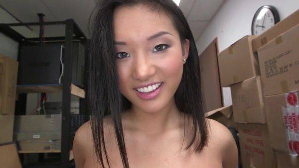 Alina Li Among Packages - Alina li - xtits.com on gratiscinema.com