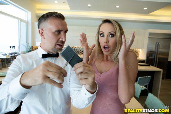 Brett Rossi gets her shaved pussy fucked good and proper - xhand.com on gratiscinema.com