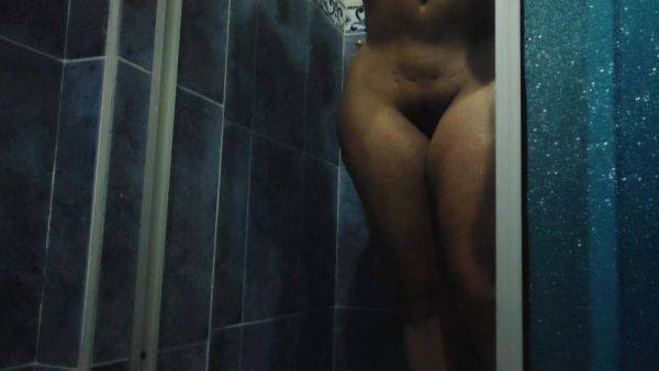 Woman Is Caught Nude In Public Bathroom - voyeurhit.com on gratiscinema.com