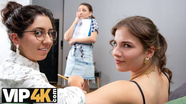 VIP4K. Lesbians is a perfect work break for these office whores - txxx.com - Russia on gratiscinema.com