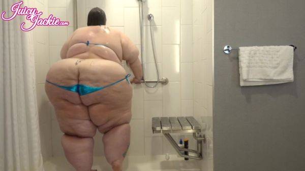 Ssbbw Shower With Juicy Jackie - upornia.com on gratiscinema.com