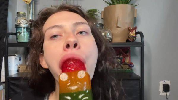 Suckasaurus Asmr Giant Gummy Worm Sucking ! - hclips.com on gratiscinema.com