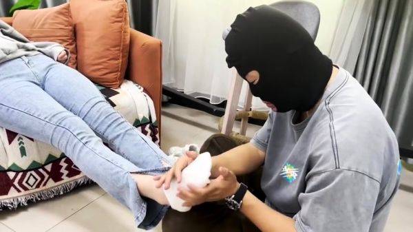 Chloroform girl foot worship - drtuber.com - China on gratiscinema.com