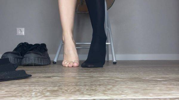 Just Look At Those Sexy Legs, They Look Just Perfect In Those Black Sneakers And Black Shoes - hclips.com on gratiscinema.com