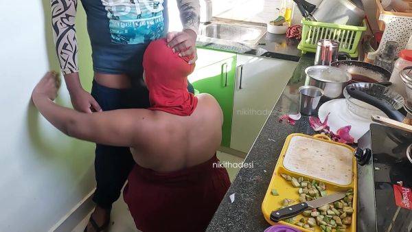 Andhra Maid Sucking Owner Dick While Working In Kitchen - hclips.com on gratiscinema.com