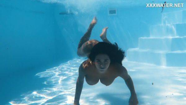 A Famous Pornstar, Glides Nude Through The Water With Yorgelis Carrillo - upornia.com on gratiscinema.com