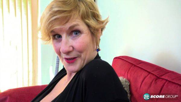 Molly Maracas returns to fuck her step-son - hotmovs.com on gratiscinema.com