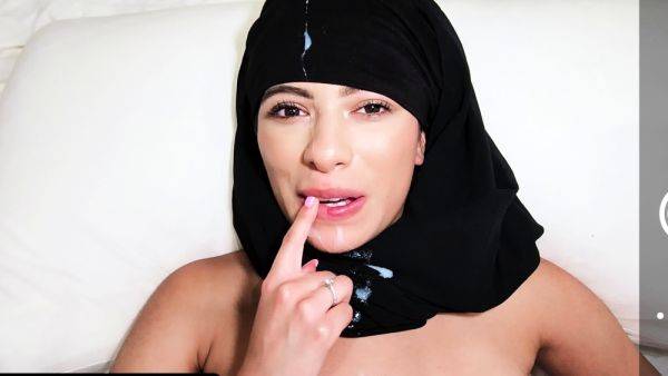 What a Hijab Can t Hide by Hijab Hookup - drtuber.com on gratiscinema.com