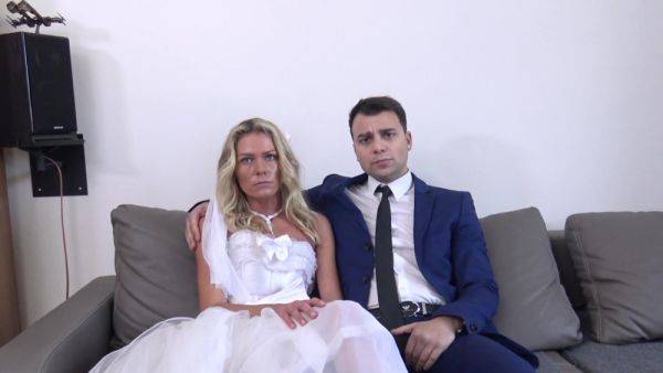 Bride in her late 20s fucked by her father-in-law in front of her hubby - hellporno.com on gratiscinema.com