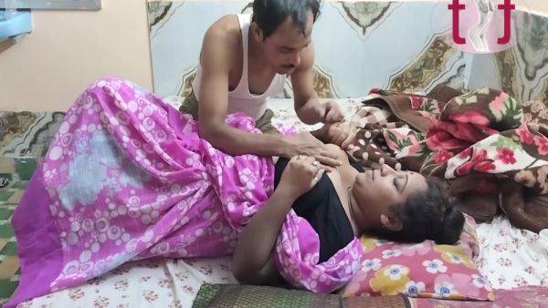 Domestic Help Comes Into Real Help - While The Master Can Not Control His Lust - hclips.com - India on gratiscinema.com