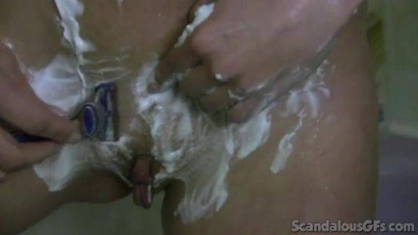 Jewel Blowjob and rubbing in Shower - hotmovs.com on gratiscinema.com