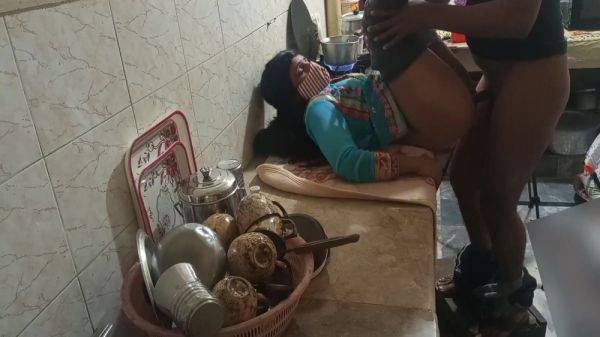 Desi Indian Stepsister Has Hard Sex In Kitchen, Bhai Ne Bahan Ki Kitchen Me Jabardasti Chudai Ki, Clear Hindi Audio 7 Min - hclips.com - India on gratiscinema.com