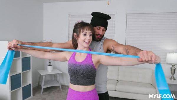 Superb wife fucked by her personal trainer and juiced like a whore - xbabe.com on gratiscinema.com