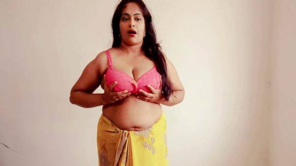 Horny Indian In Arya Masturabating Her Self - hclips.com - India on gratiscinema.com