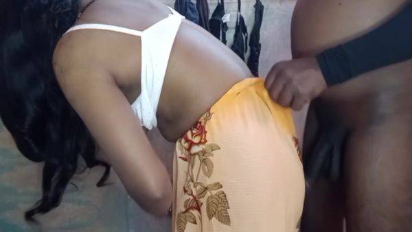 Stepsister In Saree Fucked In Desi Style - desi-porntube.com on gratiscinema.com