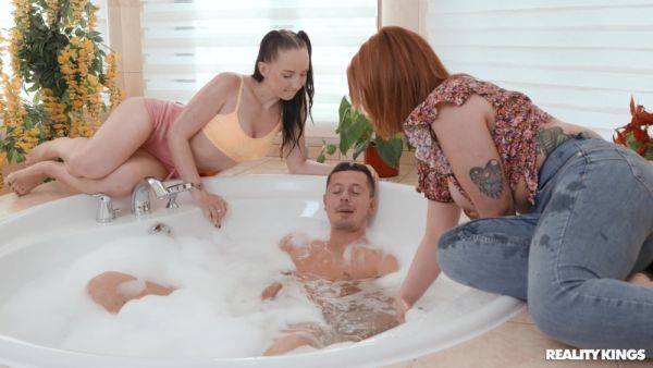 Young lad is in for a treat with these fine bitches - xbabe.com on gratiscinema.com