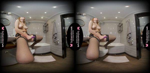 Candy Red bathroom - solo masturbation in POV VR with toy - xhand.com on gratiscinema.com