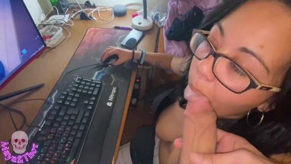 Garganta Profunda And Gamer Girl In Busty Sucks It Like A Fucking Beast Playing Fortnite - hclips.com on gratiscinema.com