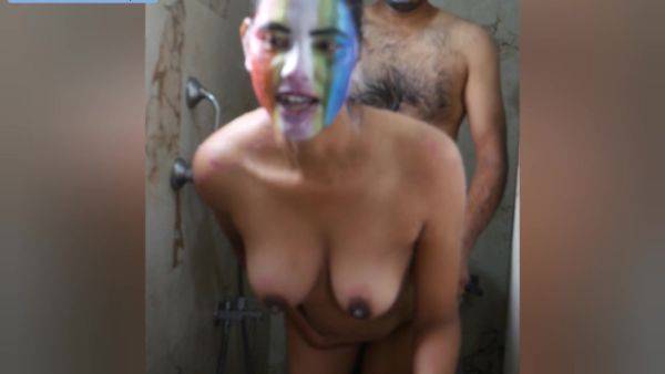 Desi Bhabhi Loves Taking Bath With Devar - desi-porntube.com on gratiscinema.com