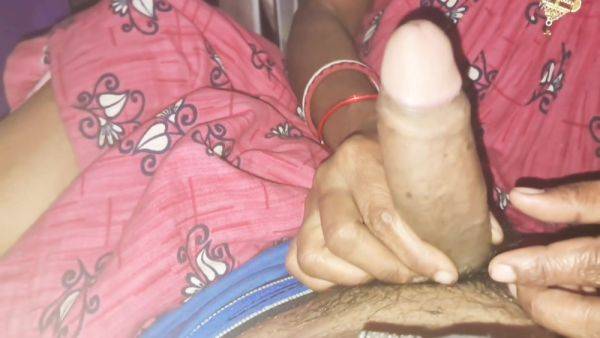 Deck Shaking New Marriad Bhabhi And Big Boos - desi-porntube.com on gratiscinema.com