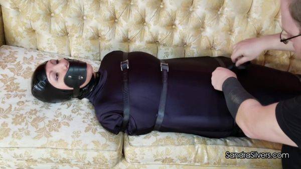 Latex Bondage - hclips.com on gratiscinema.com