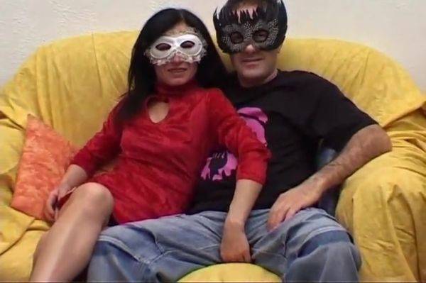 Couple With Mask Has Sex In Front A Camera 22 Min - hclips.com on gratiscinema.com