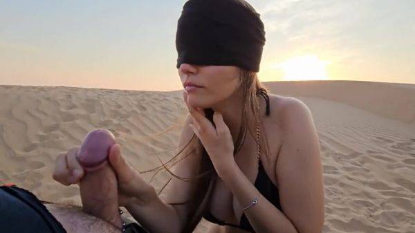 Il se fait sucer dans les dunes par sa copine - txxx.com - France on gratiscinema.com